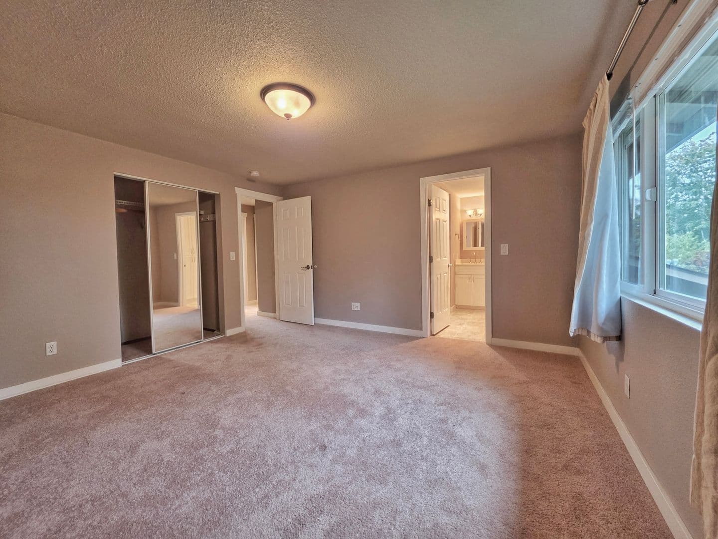 Kirkland House: 436 16th Lane