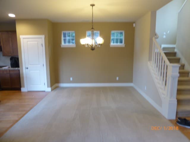 Redmond House: 10934 Eastridge Dr NE