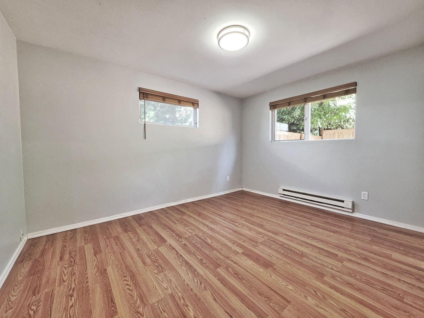 BELLEVUE House: 1108 Bellevue Way SE #2