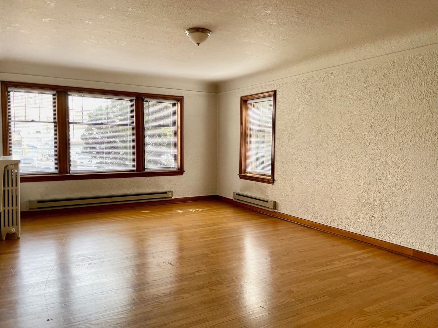 Seattle House: 4235 Brooklyn Ave NE #202