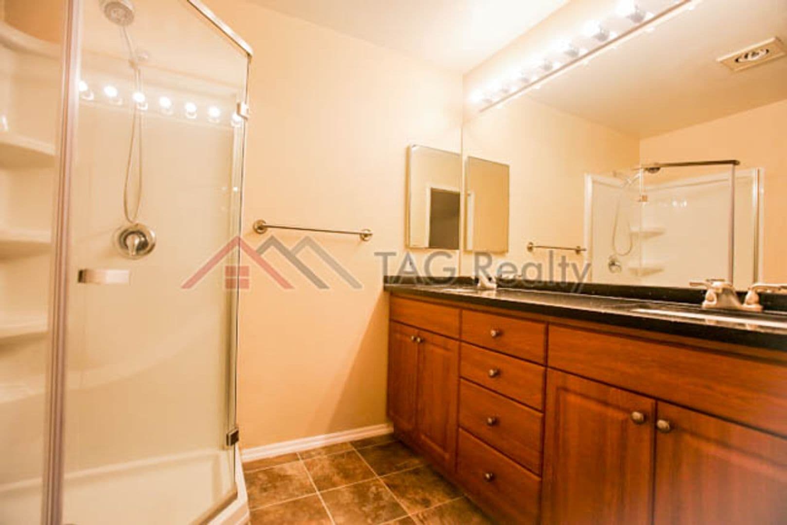 Redmond House: 9009 Avondale Rd NE #E109
