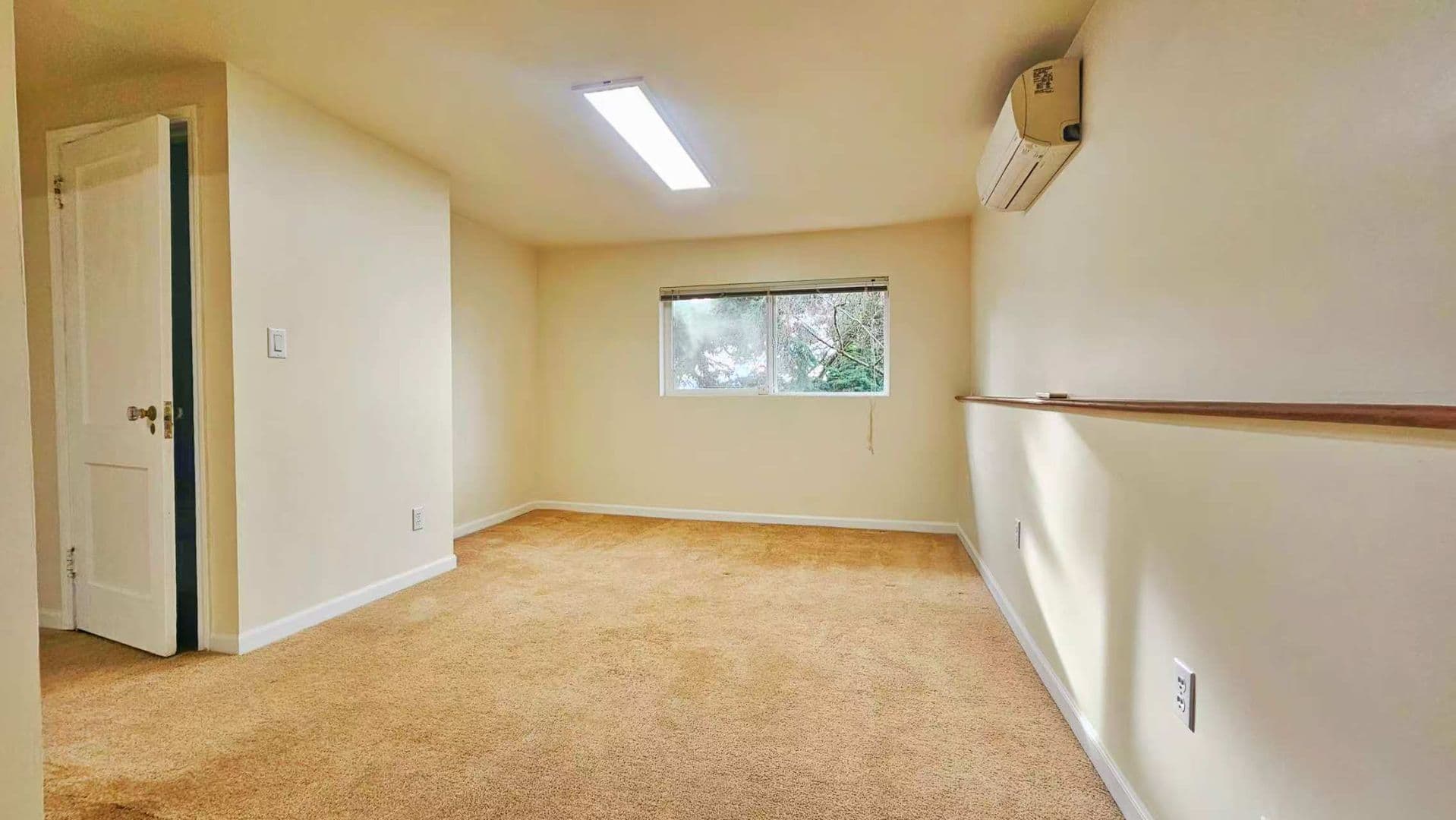 Seattle House: 7127 S 130th St