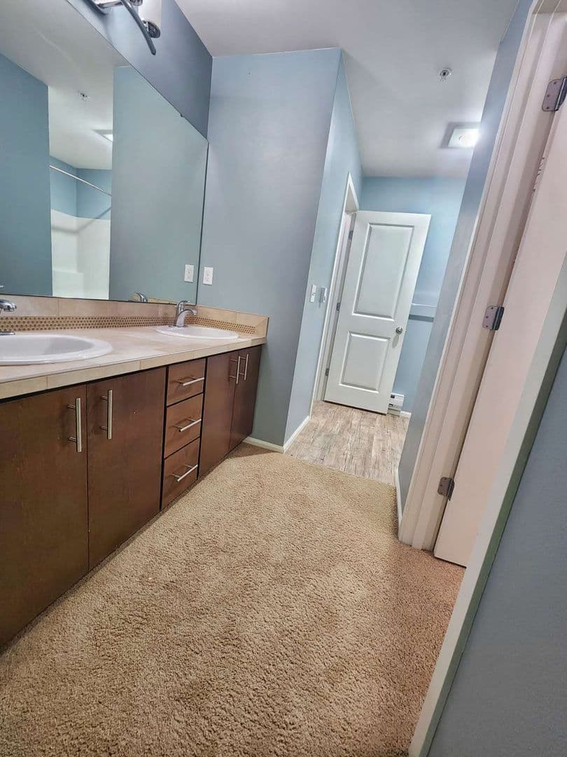 Seatac House: 21035 40th Pl S #K5