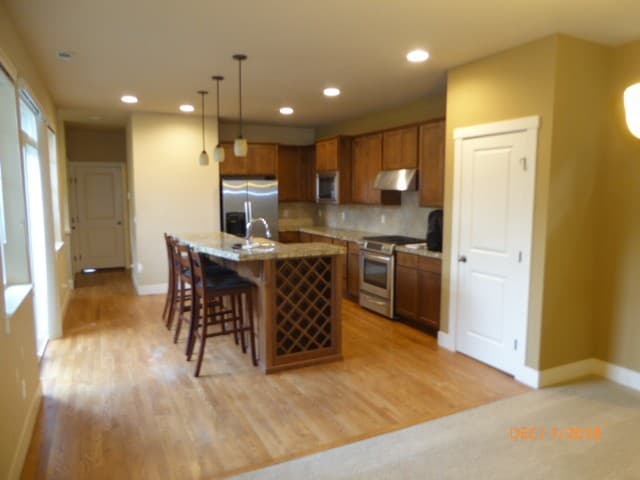 Redmond House: 10934 Eastridge Dr NE
