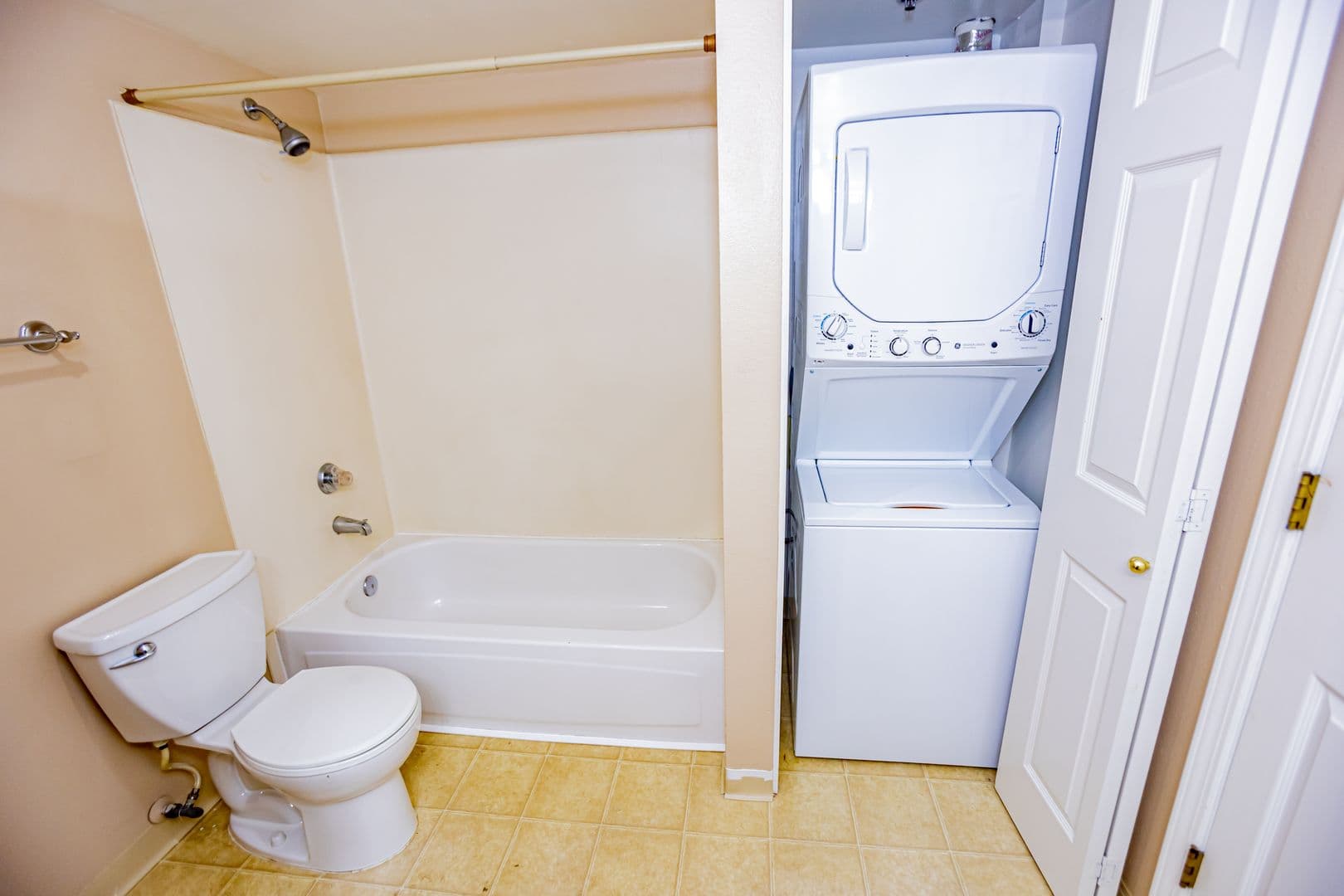 Seattle House: 506 E Howell St #E413