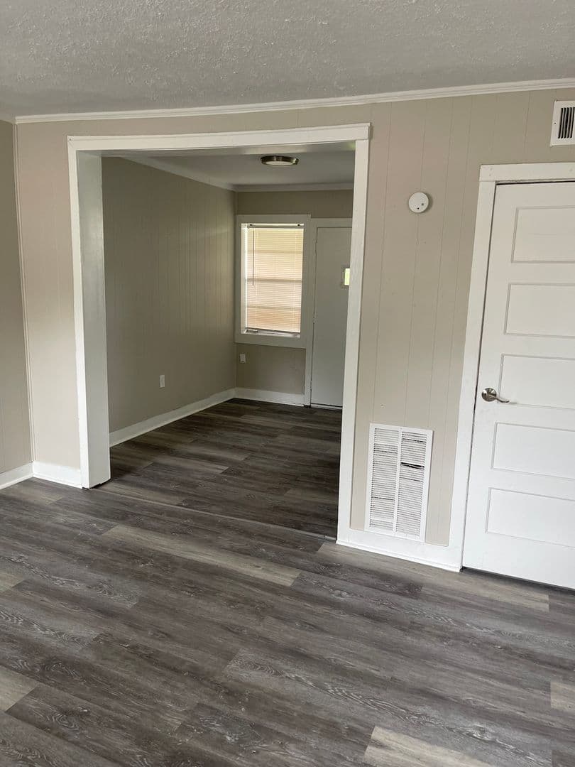 Vicksburg Apartment: 450 Lake Hill Dr