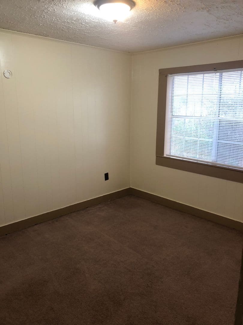 Vicksburg Apartment: 450 Lake Hill Dr