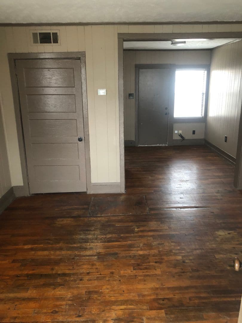 Vicksburg Apartment: 420 Lake Hill Dr., Ofc