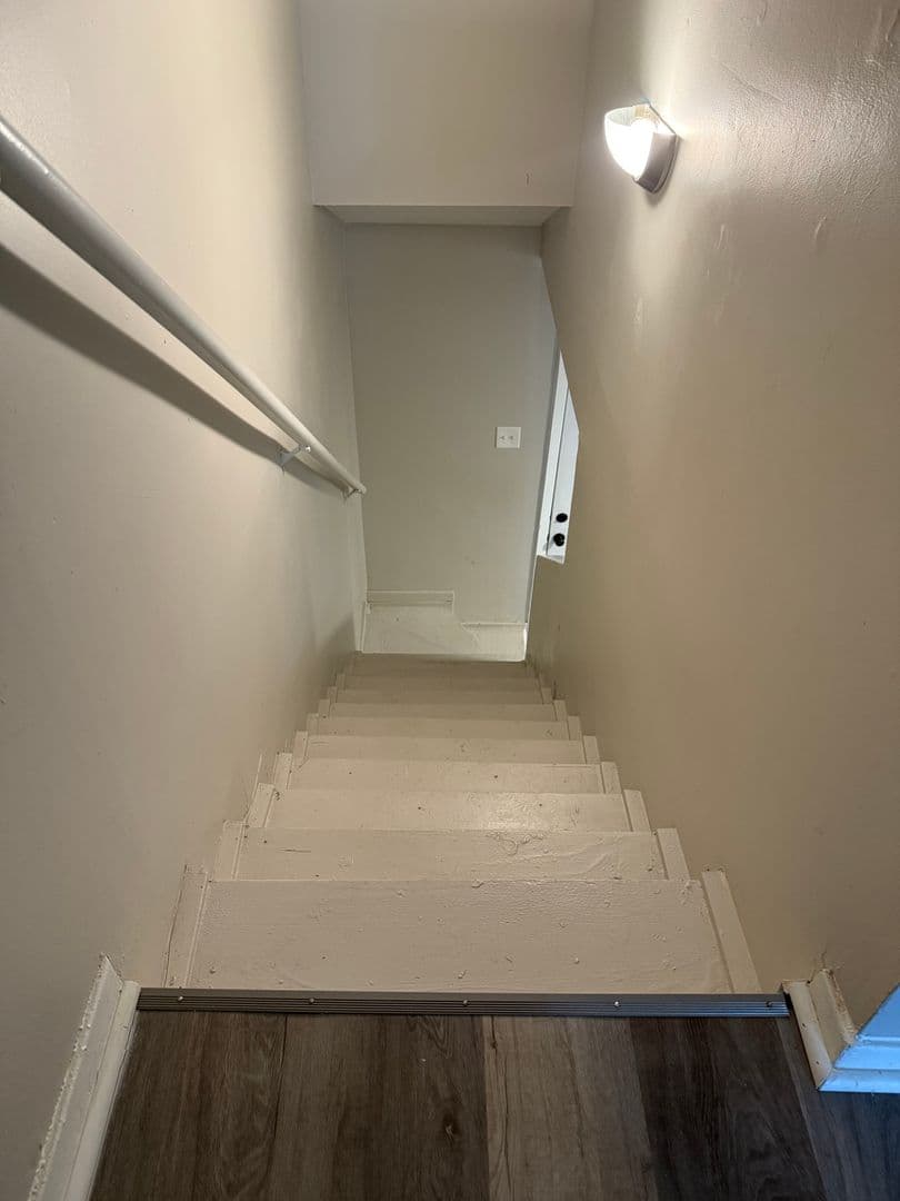 Vicksburg Apartment: 420 Lake Hill Dr., Ofc