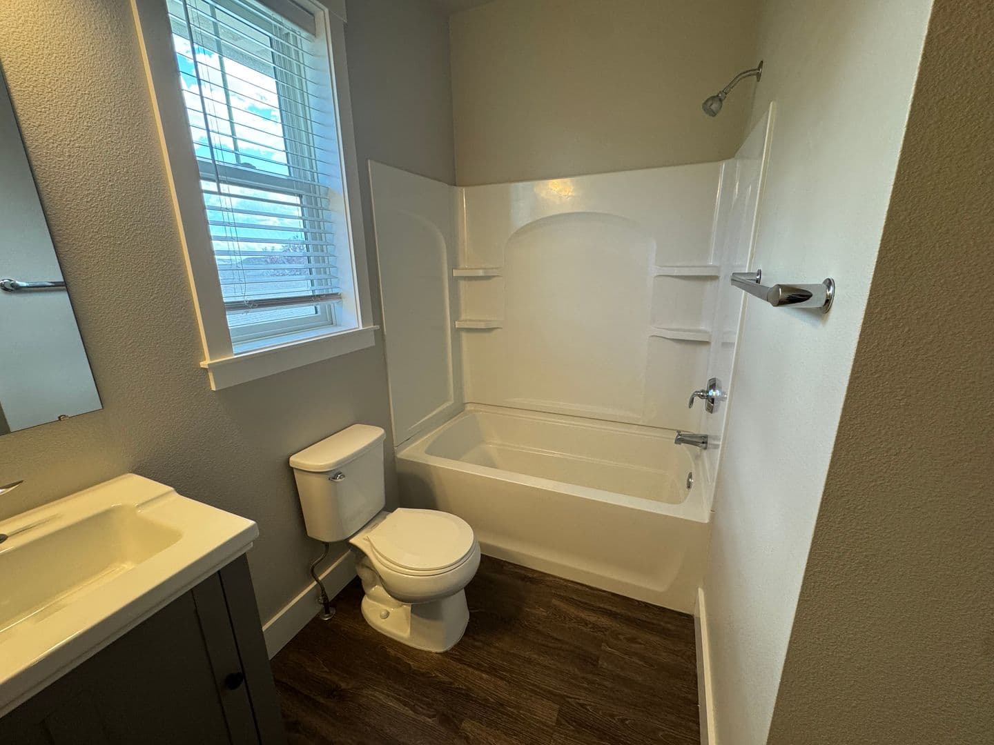 Billings Apartment: 6046-6048 Farmstead Ave