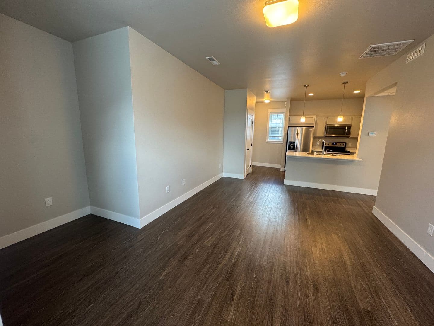 Billings Apartment: 6046-6048 Farmstead Ave