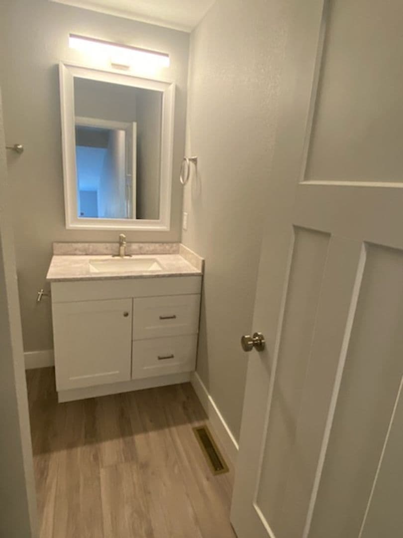 Billings House: 3295 Granger Ave E #22