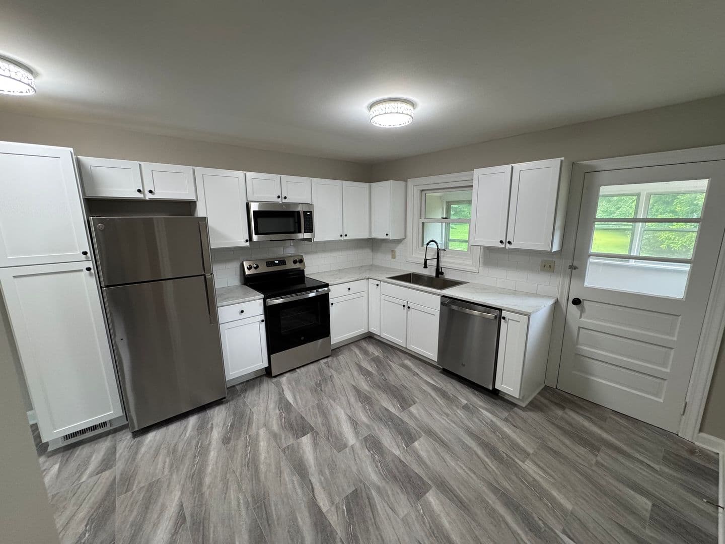 Newton House: 2112 N Stewart Avenue