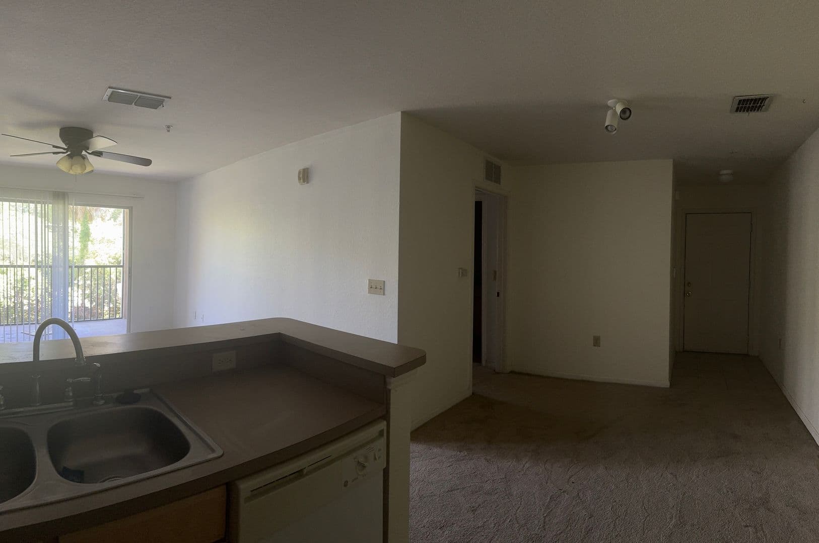 Port Orange Apartment: 940 Village Trail 6-304