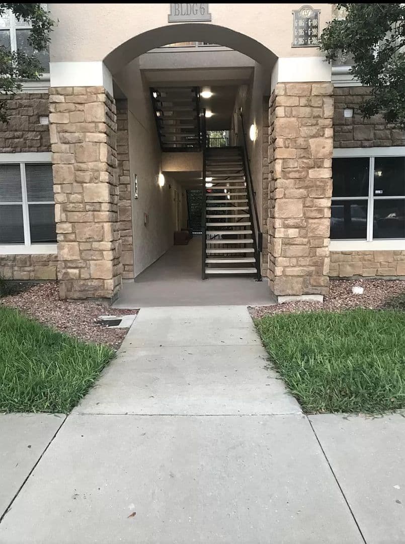 Port Orange Apartment: 940 Village Trail 6-304