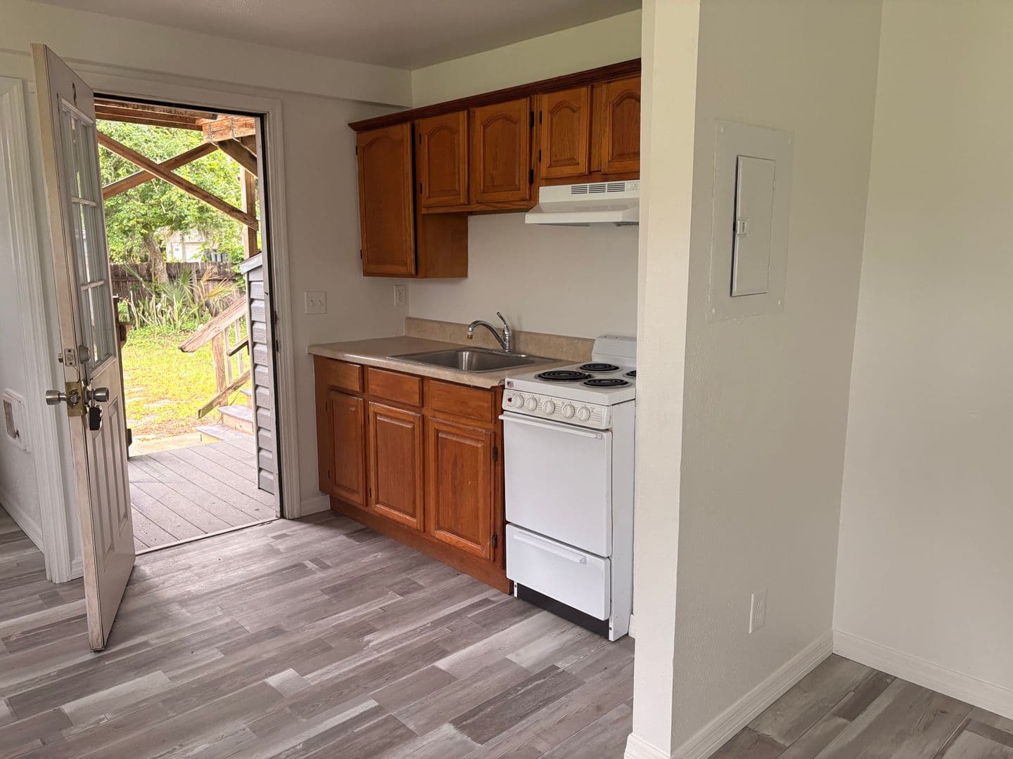 Daytona Beach Apartment: 322 Bellevue Ave