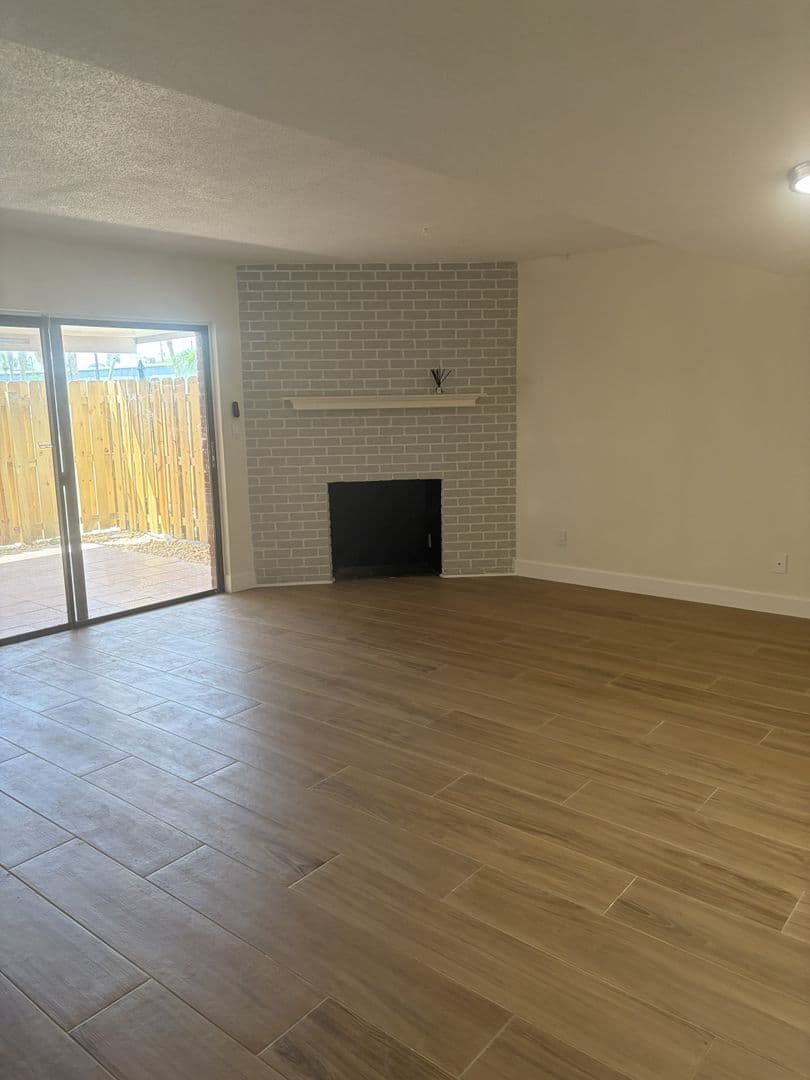 South Daytona Townhome: 2250 S Palmetto Ave # H-24