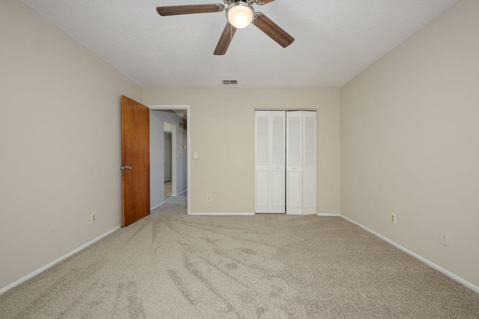 Daytona Beach House: 927 E Millard Ct - Millard Ct