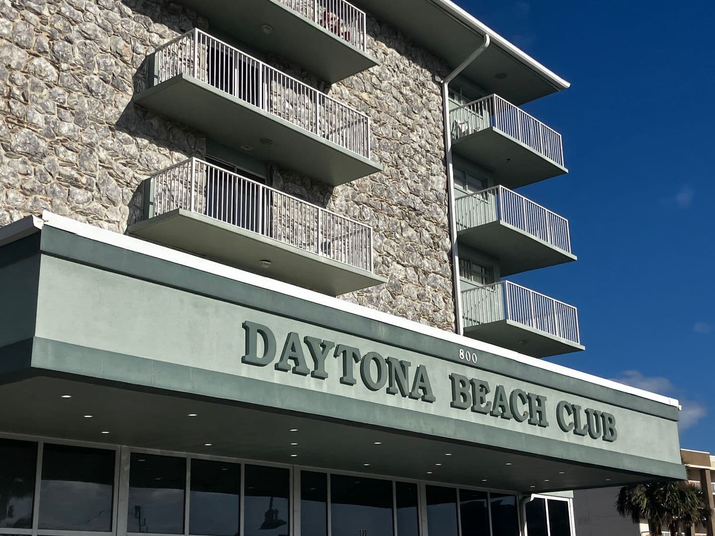 Daytona Beach Condo: 800 N Atlantic Ave