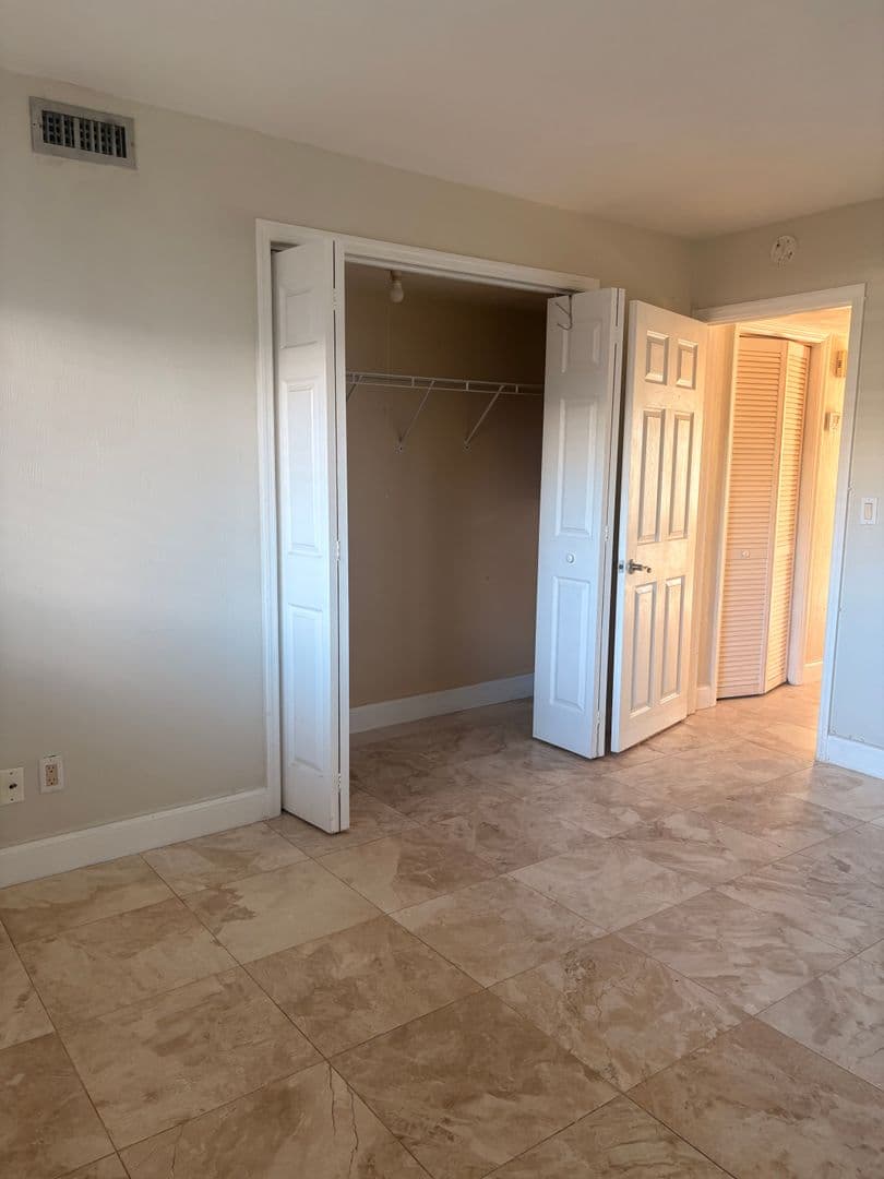 Daytona Beach Apartment: 1901 N Atlantic Ave
