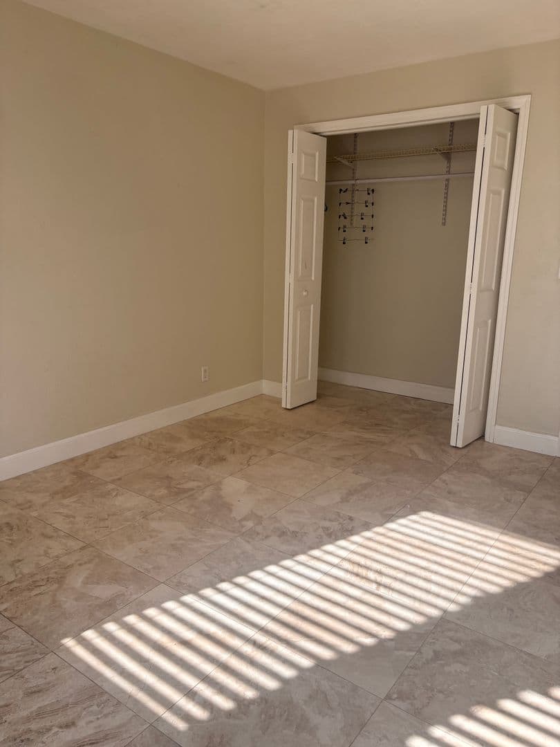 Daytona Beach Apartment: 1901 N Atlantic Ave