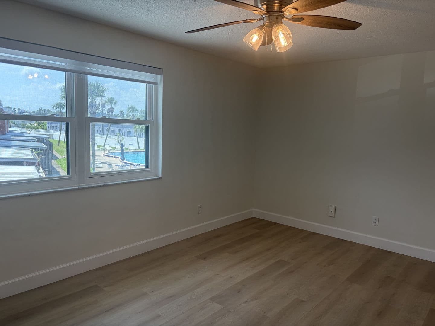 South Daytona Townhome: 2250 S Palmetto Ave # H-24