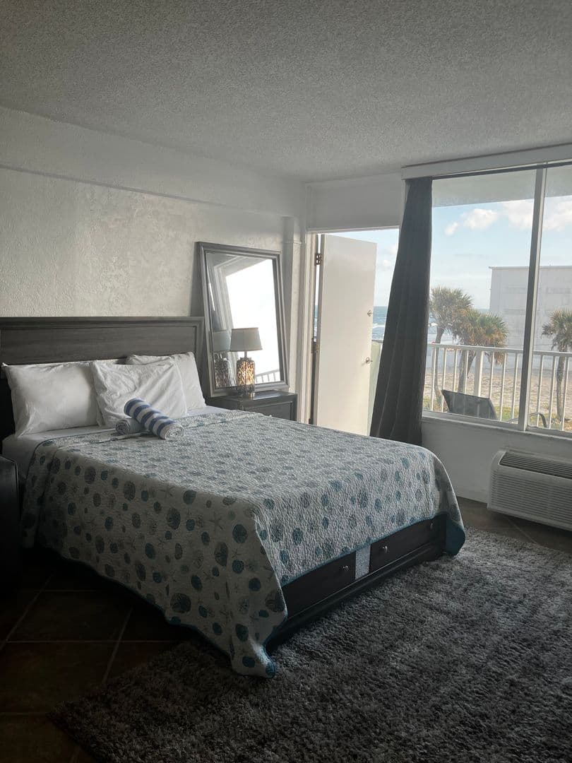 Daytona Beach Condo: 800 N Atlantic Ave