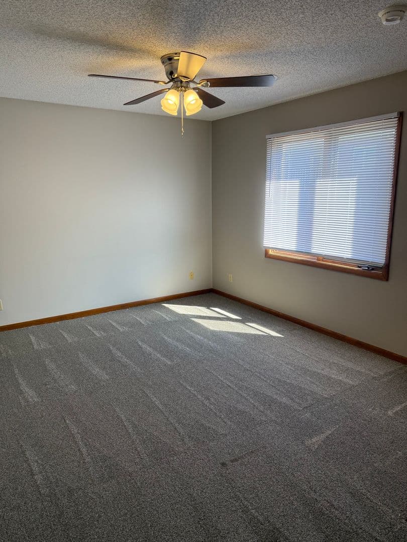 Lincoln Apartment: 6501 Vine Street