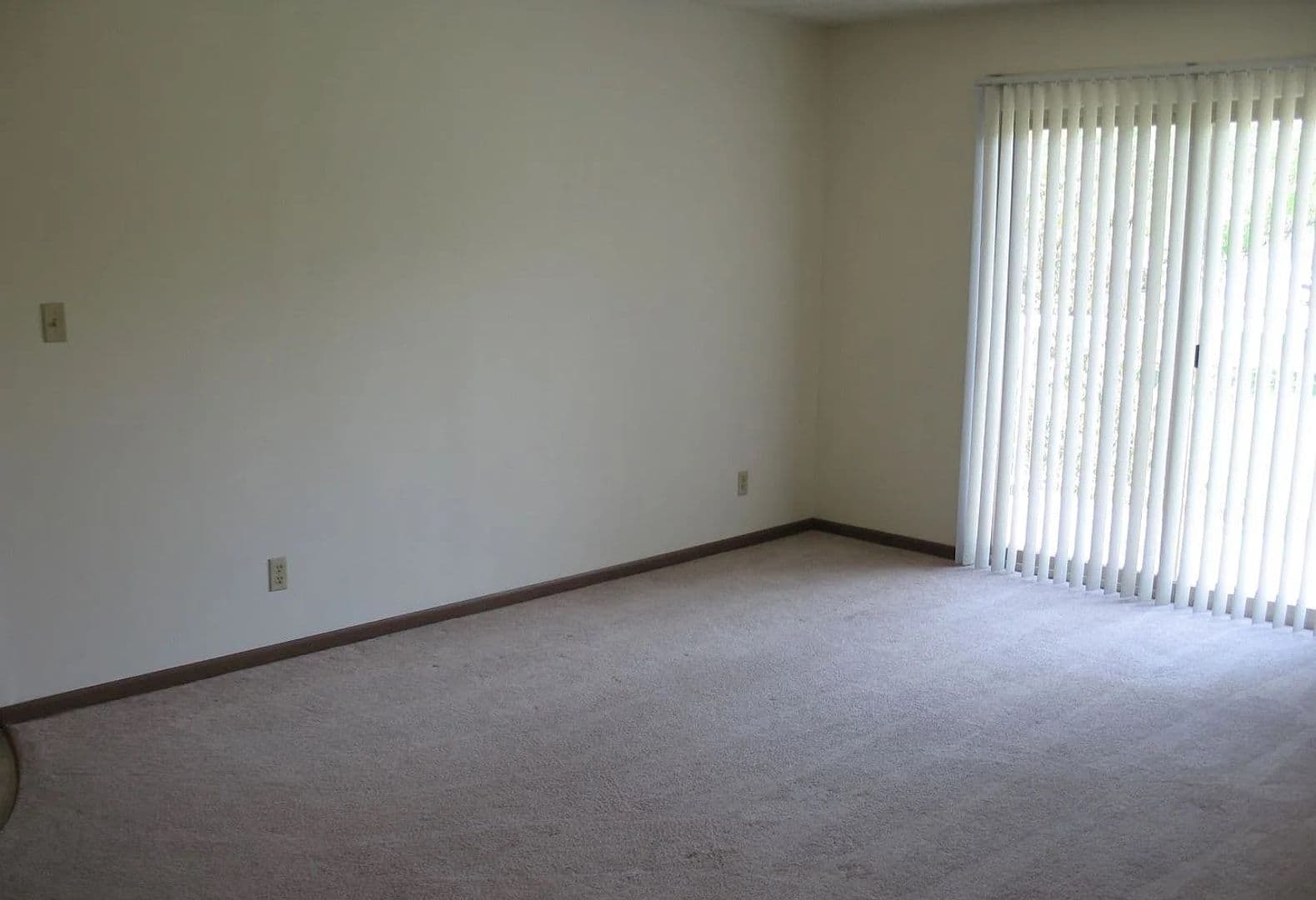 Seward Apartment: 511 No. 9th St./940 Moffitt St.