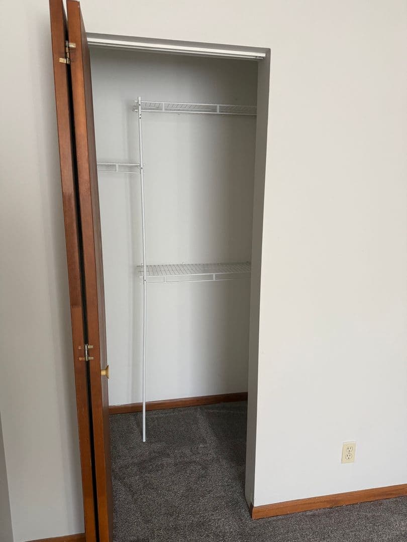Lincoln Apartment: 6521 Vine Street