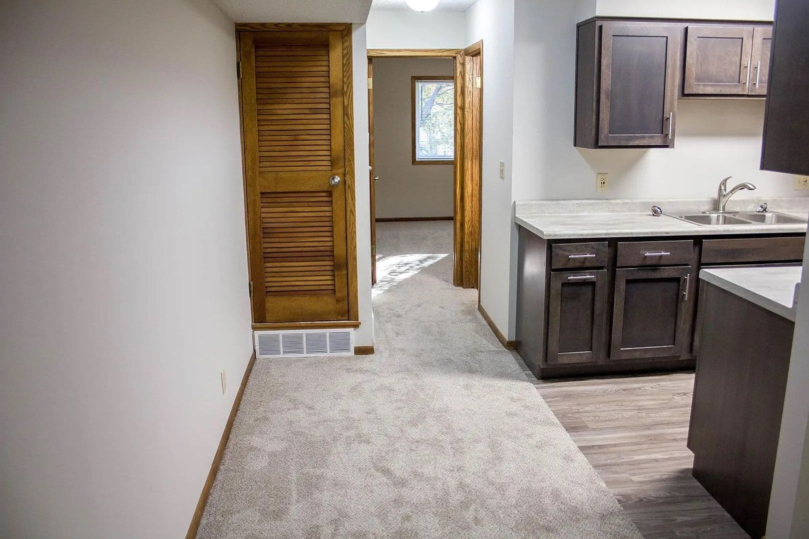 Lincoln Apartment: Cooper & Prescott