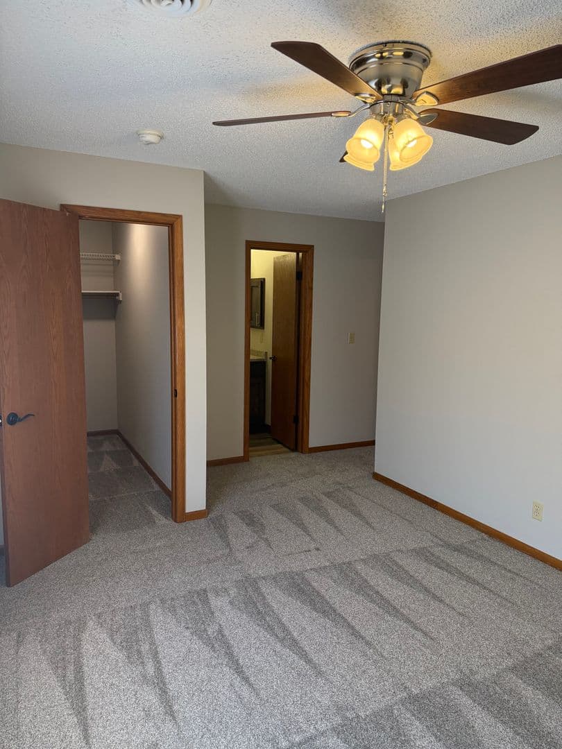 Lincoln Apartment: 6501 Vine Street