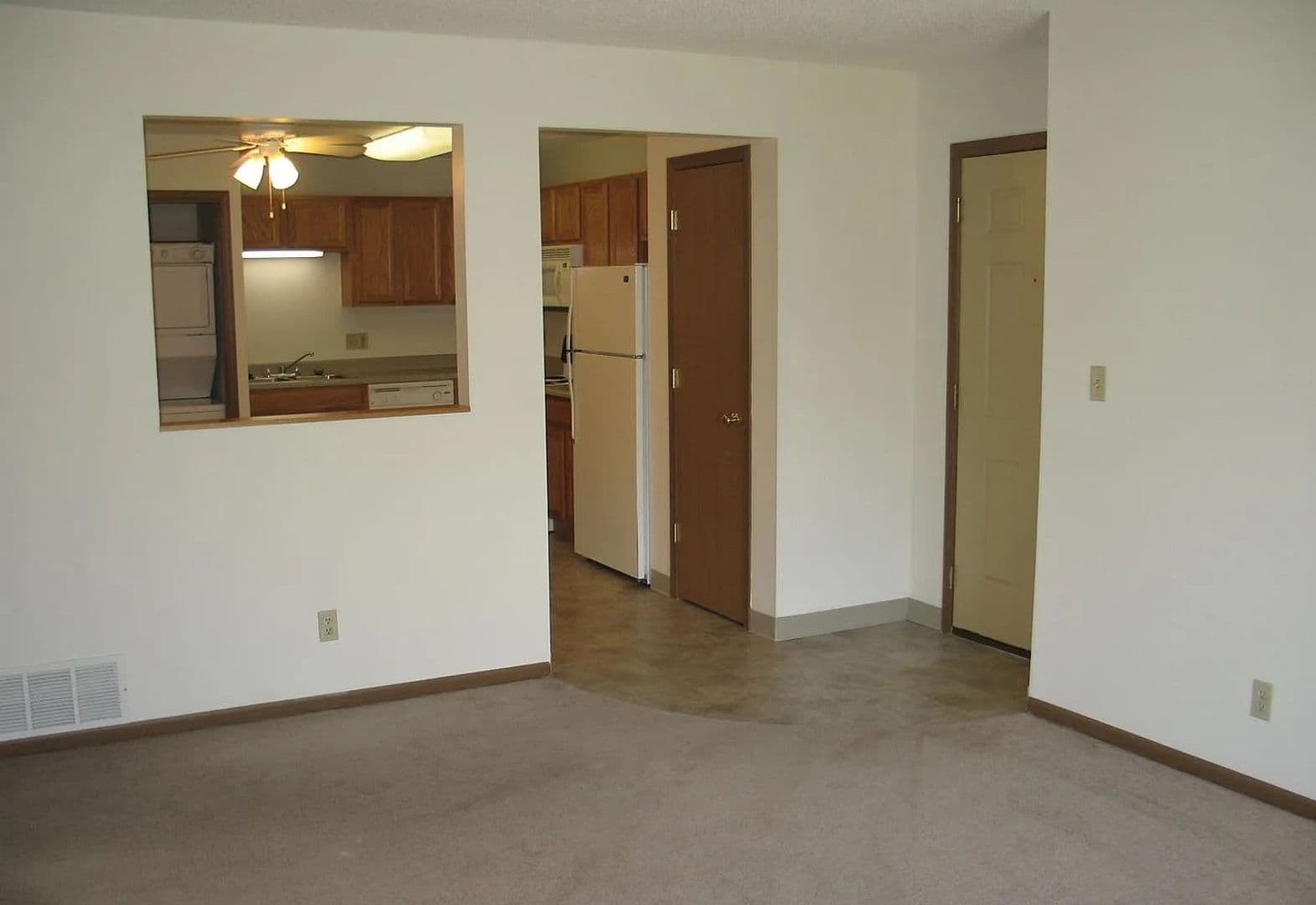 Seward Apartment: 511 No. 9th St./940 Moffitt St.