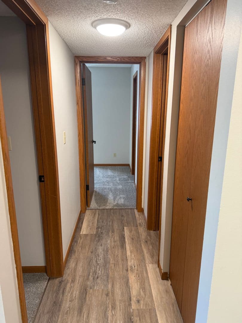 Lincoln Apartment: 6501 Vine Street