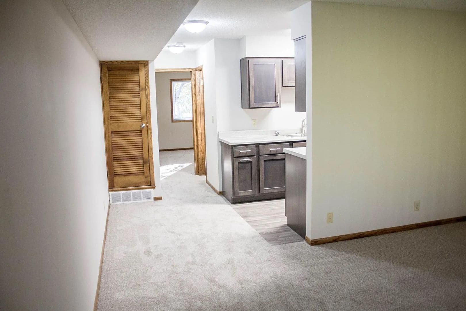 Lincoln Apartment: Cooper & Prescott