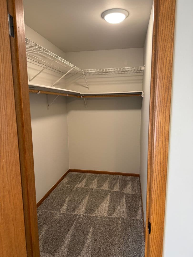 Lincoln Apartment: 6501 Vine Street