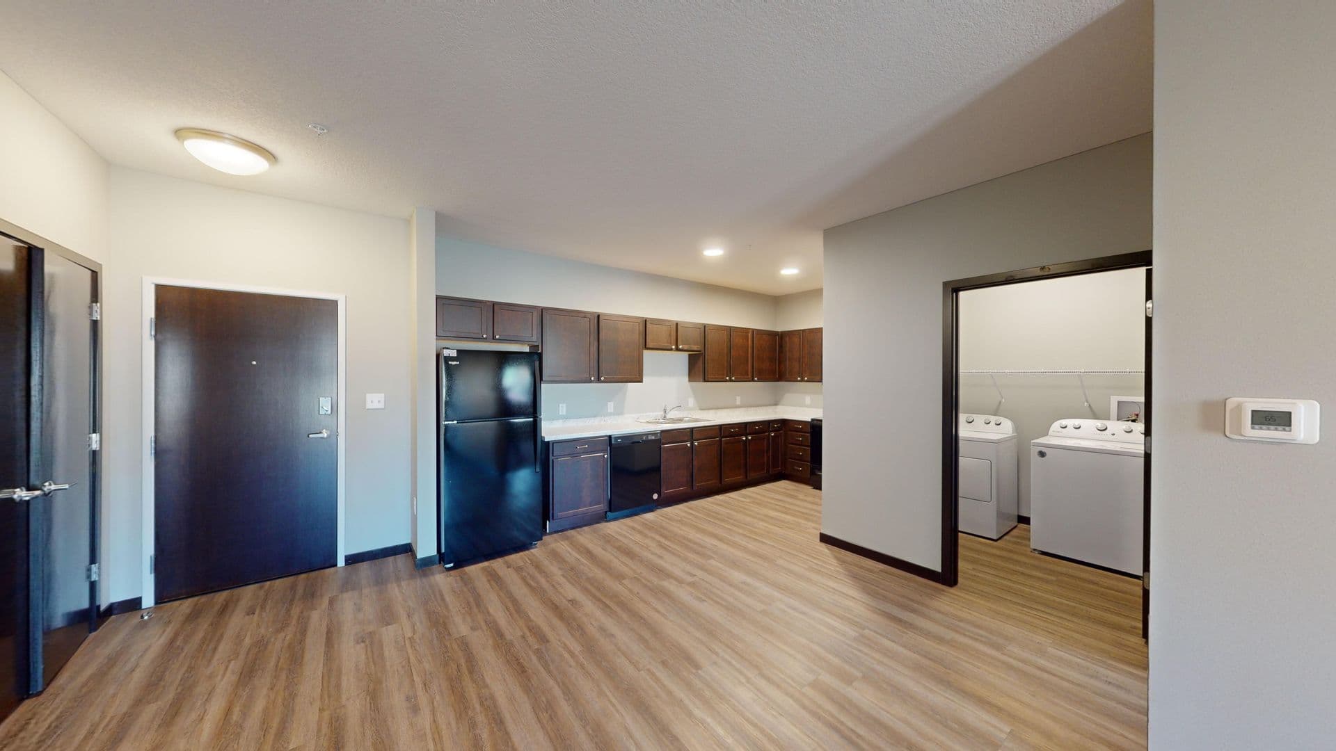 Mason City Apartment: 100 4th St. SW