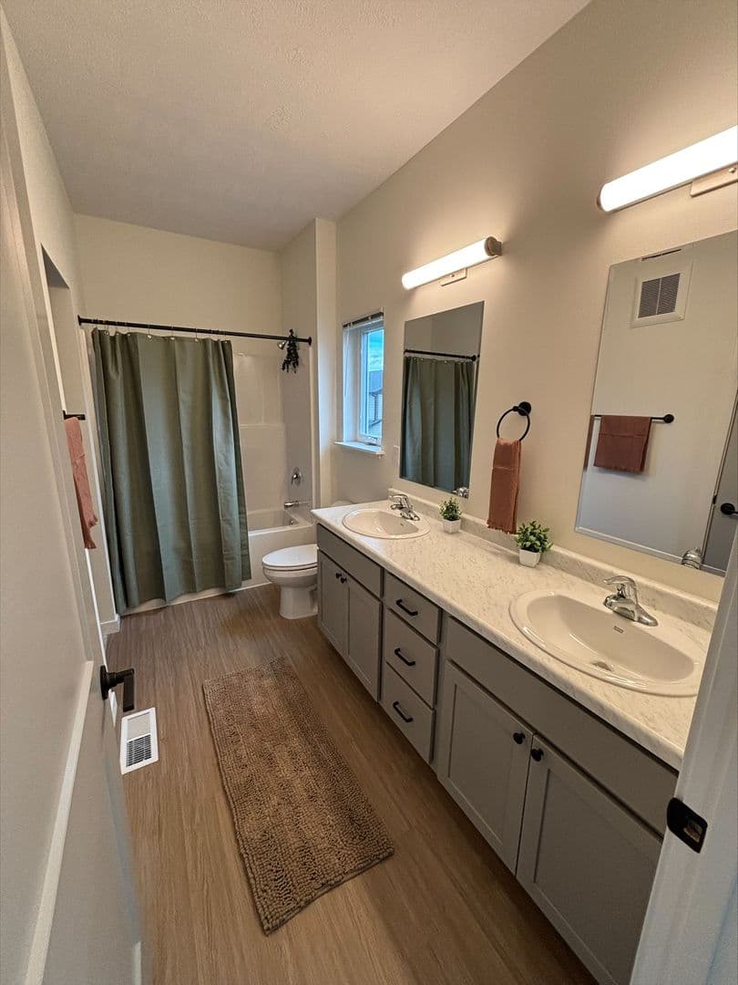 Spirit Lake Apartment: 2125 Royal Ave