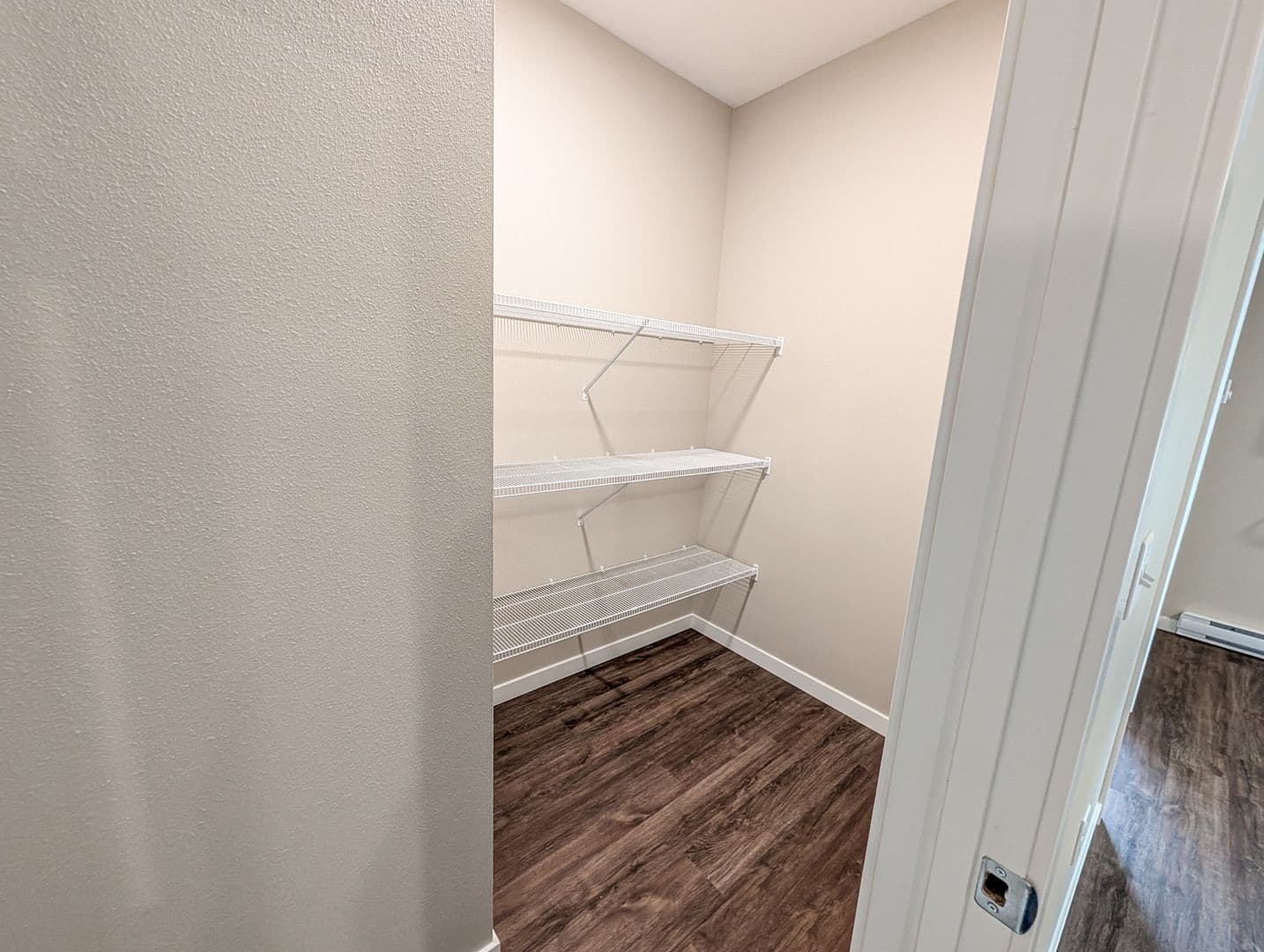 Spencer Apartment: 410 8th Street SE