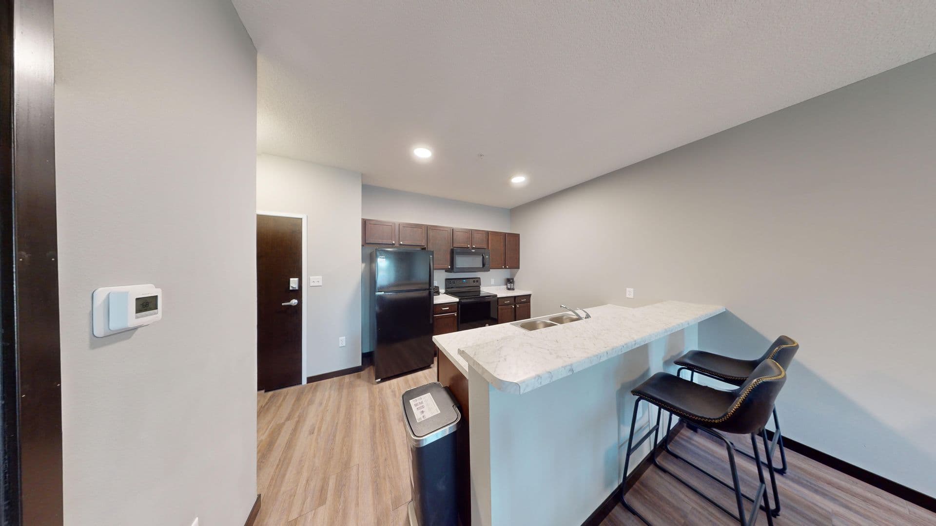 Mason City Apartment: 100 4th St. SW