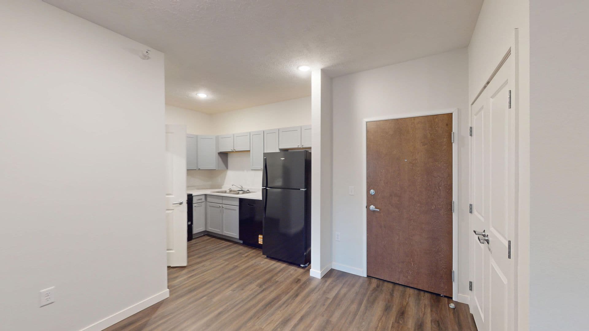 Le Mars Apartment: 427 4th Street NW