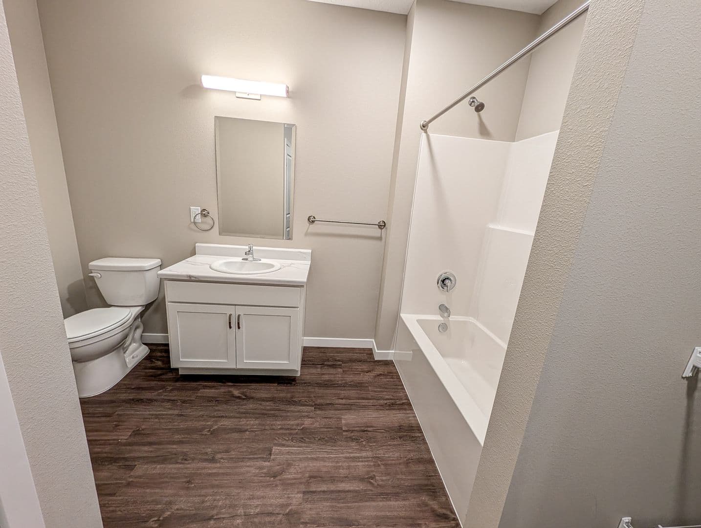 Spencer Apartment: 410 8th Street SE