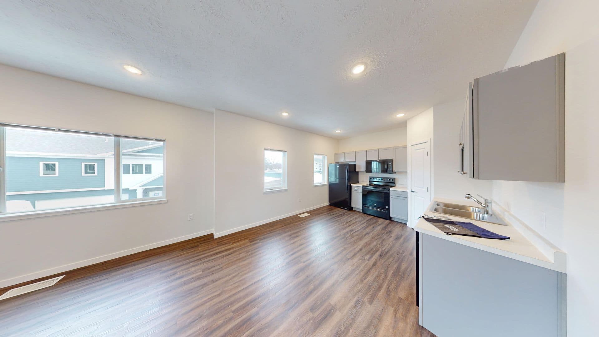 Le Mars Apartment: 427 4th Street NW