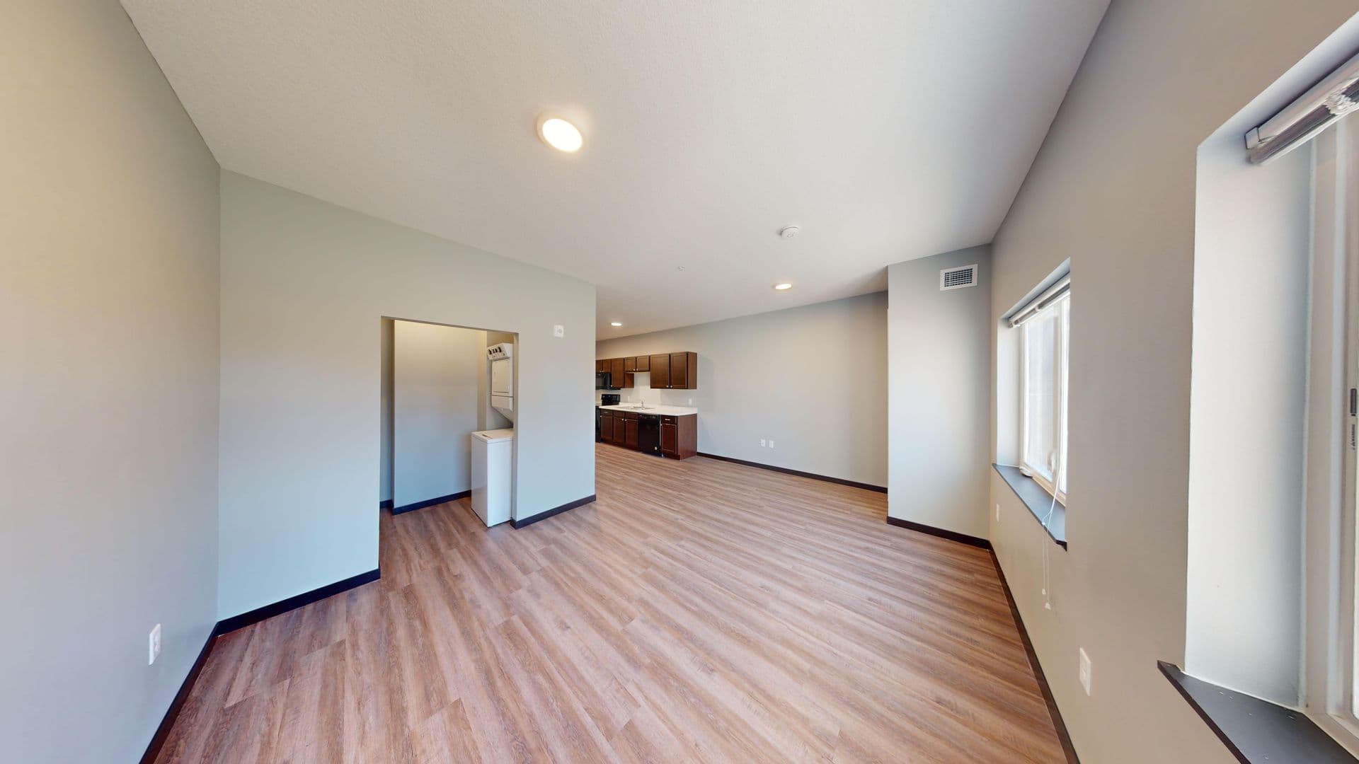 Mason City Apartment: 100 4th St. SW