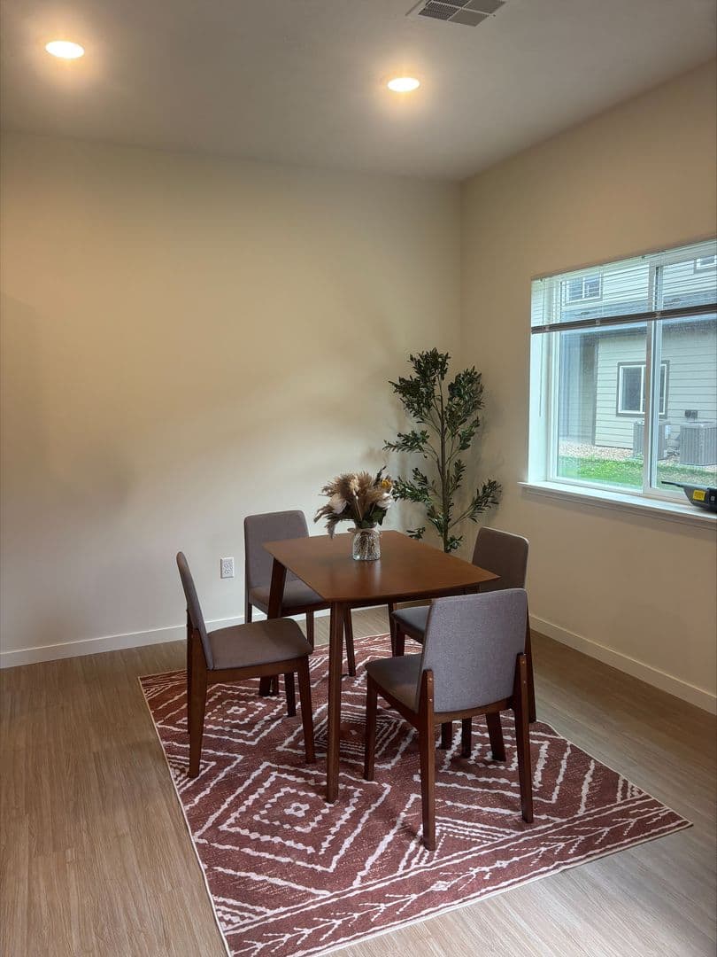 Spirit Lake Apartment: 2125 Royal Ave