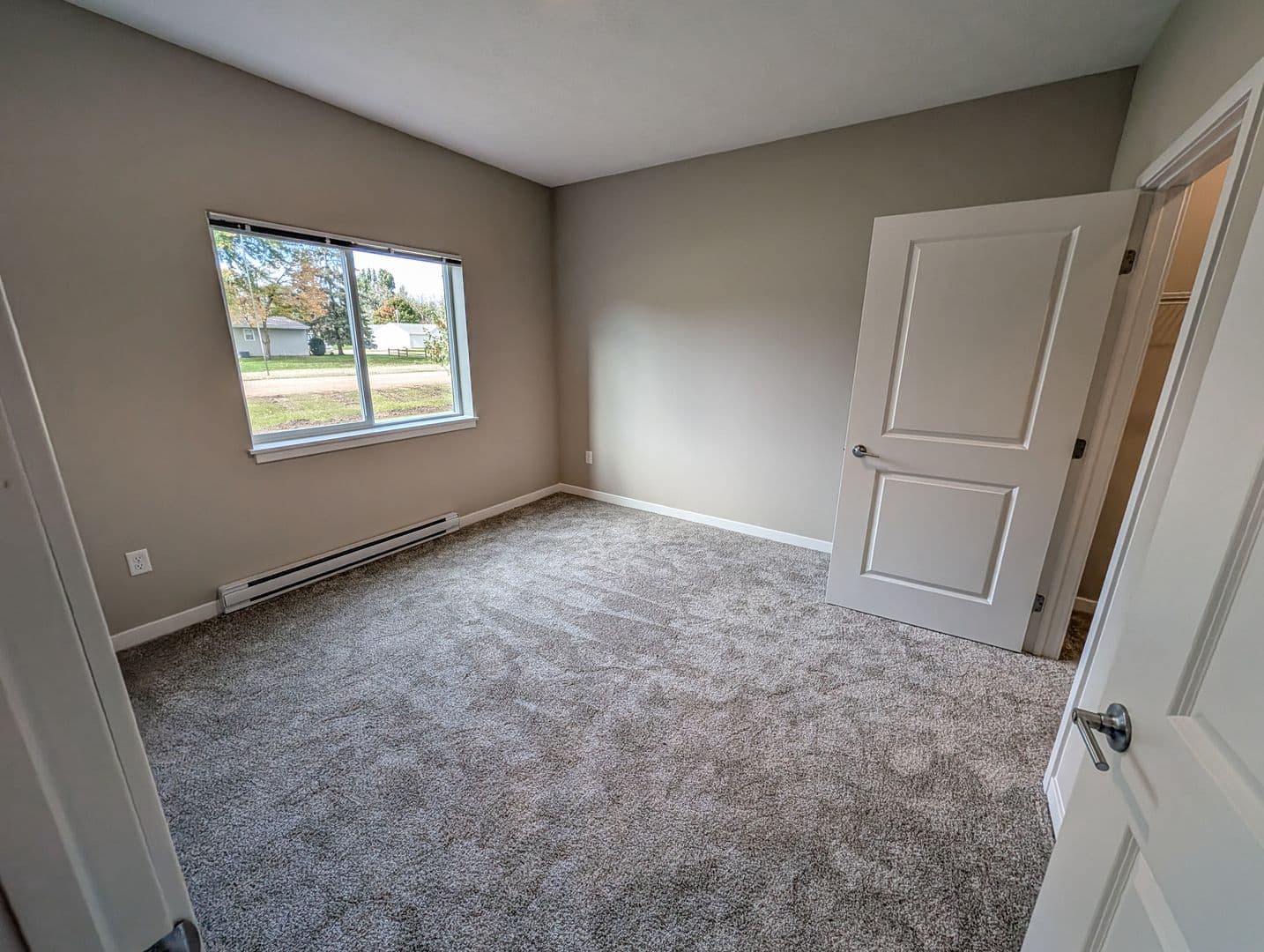 Spencer Apartment: 410 8th Street SE