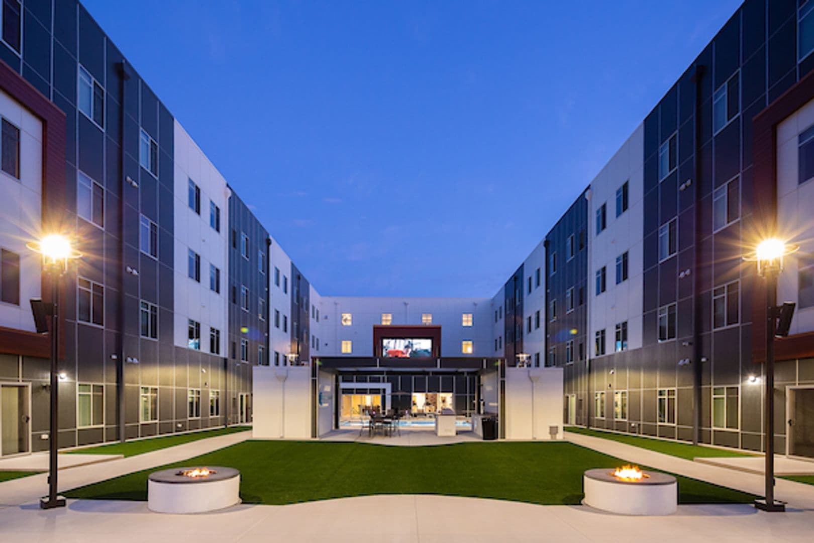 Vermillion Apartment: 1000 N Dakota St.