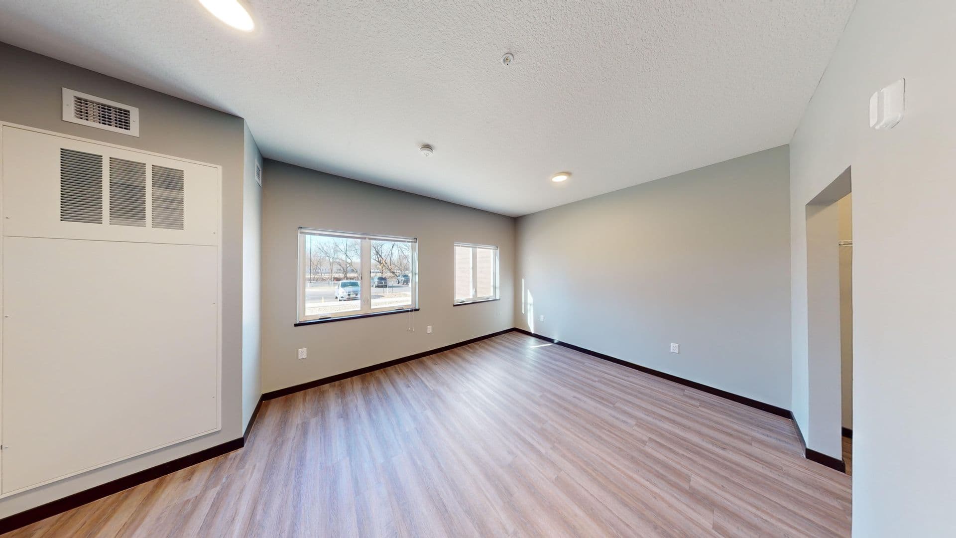 Mason City Apartment: 100 4th St. SW