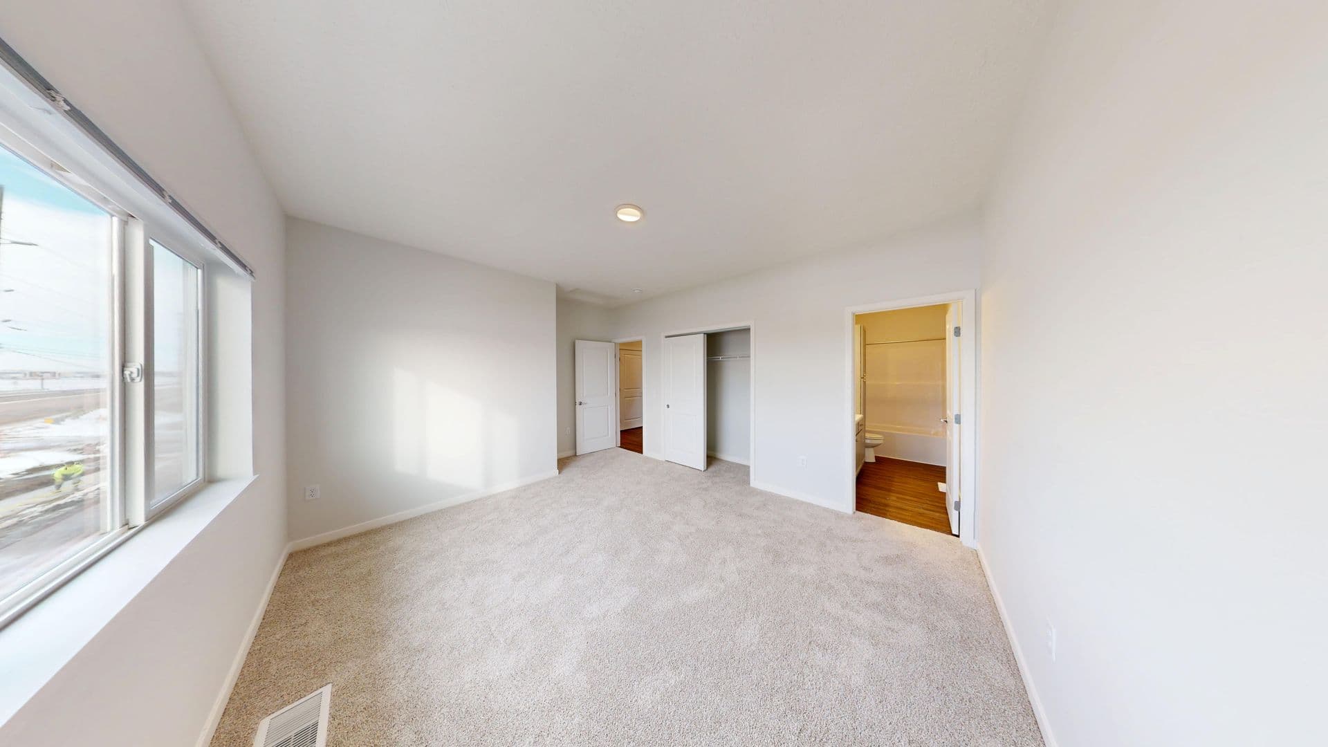 Le Mars Apartment: 427 4th Street NW