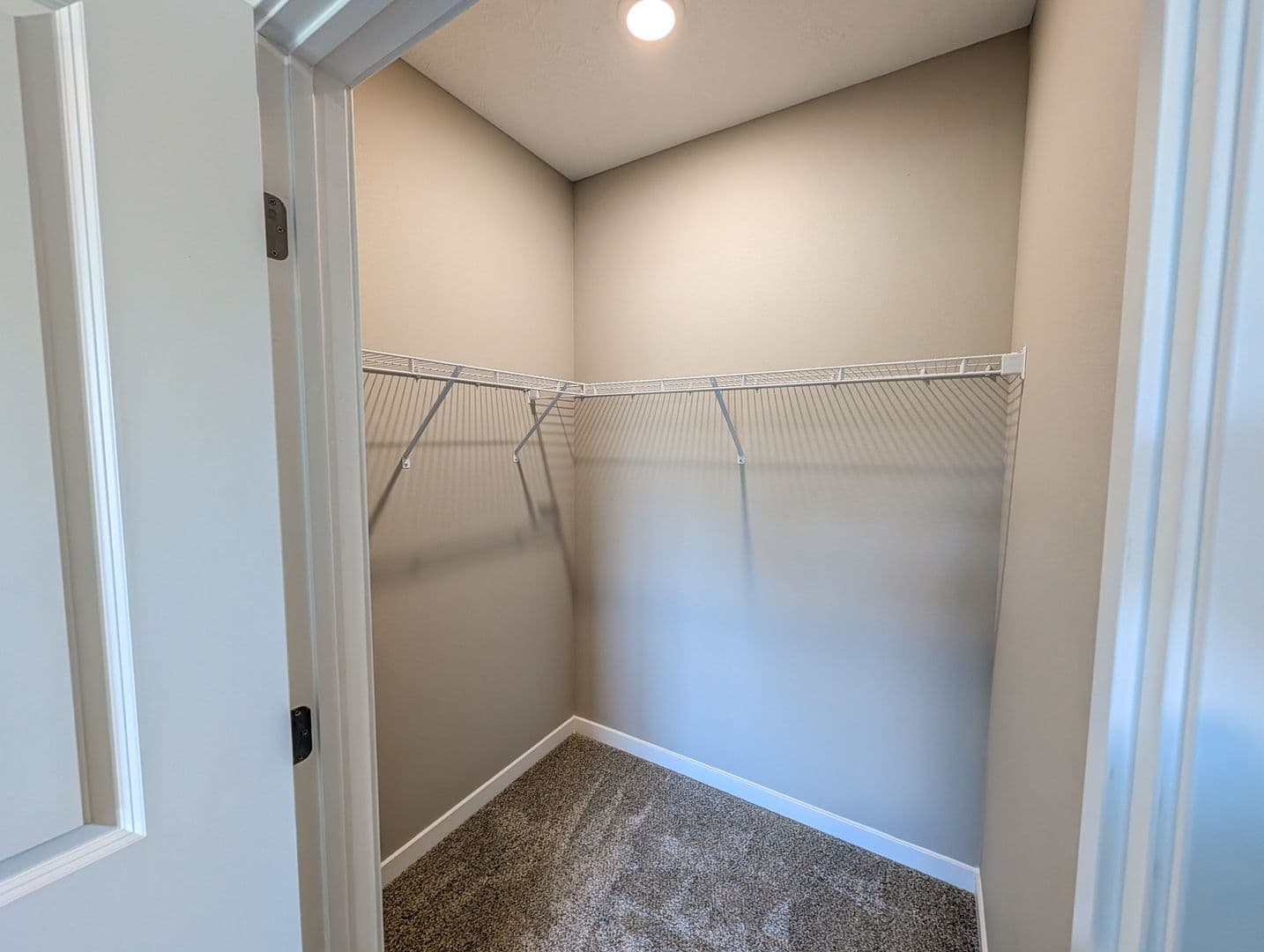 Spencer Apartment: 410 8th Street SE